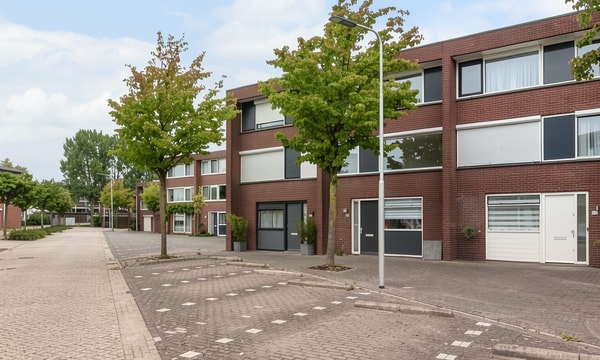 Huis | 126m² | €2375,-