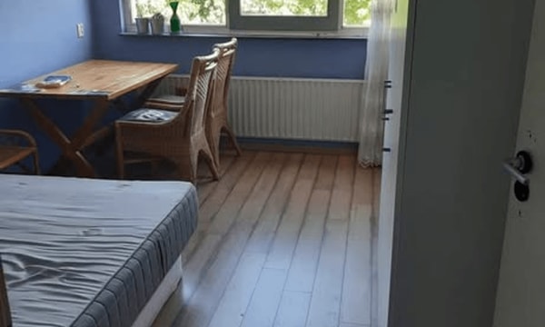 Kamer | m² onbekend | €700,-