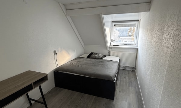 Kamer | 9m² | €650,-