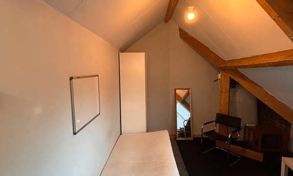 Kamer | 13m² | €500,-
