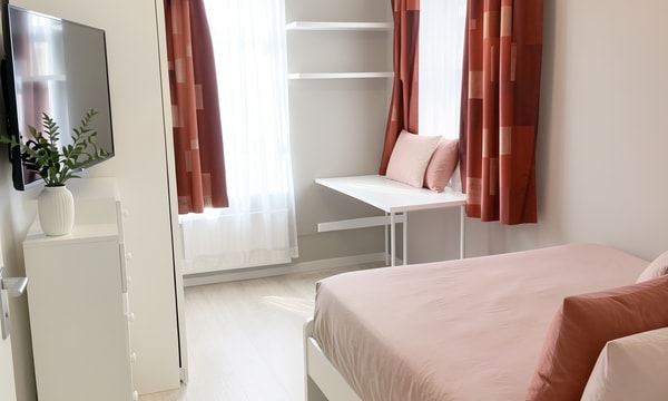 Kamer | 12m² | €900,-