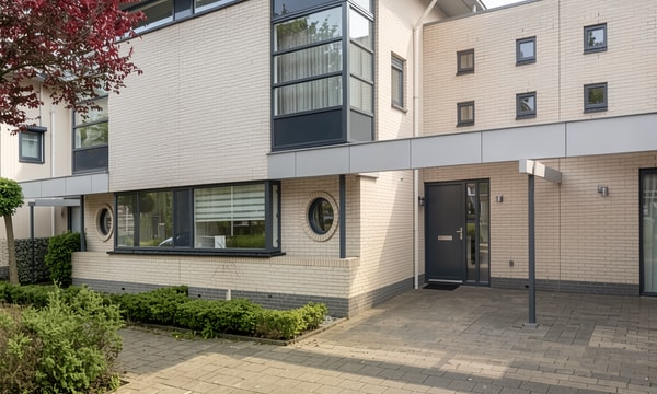 Huis | 129m² | €2800,-