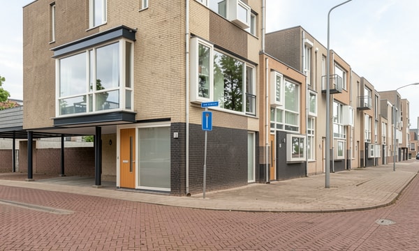 Huis | 129m² | €2075,-
