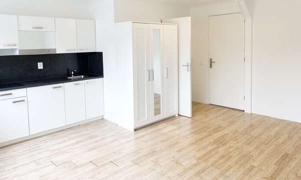Studio | 331m² | €331,-