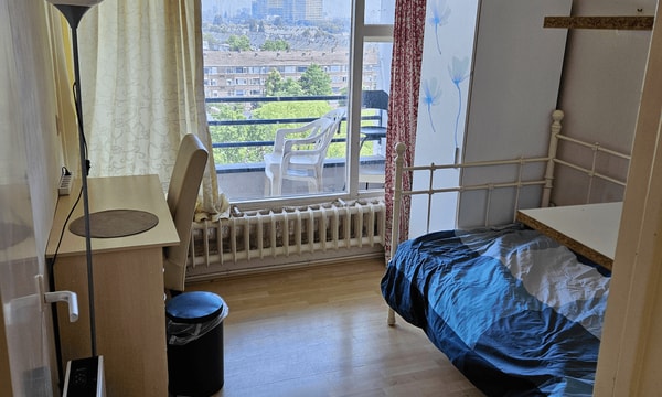 Kamer | 12m² | €650,-