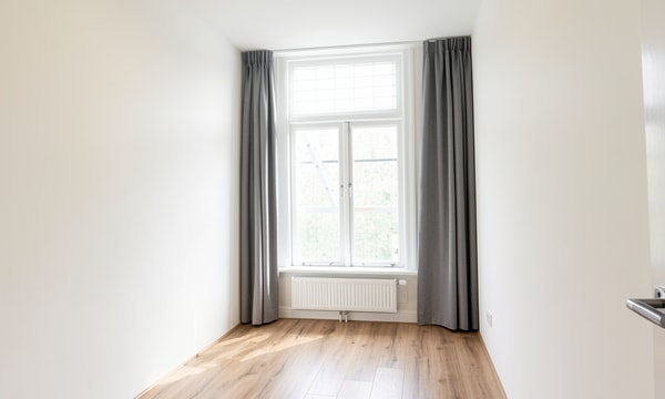 Kamer | 12m² | €700,-
