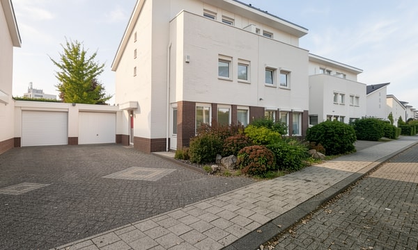 Huis | 142m² | €1950,-