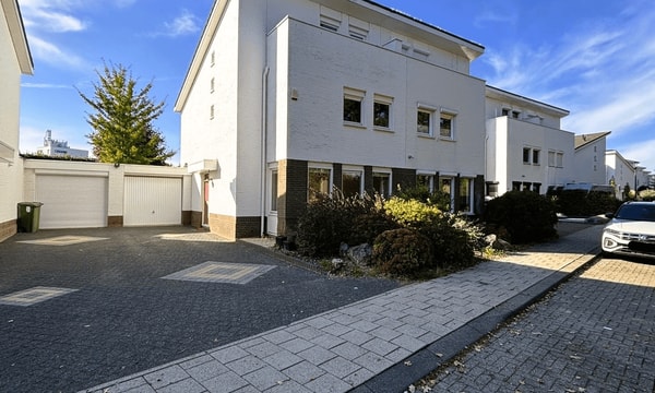 Huis | 142m² | €1950,-
