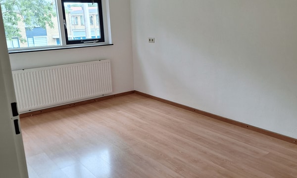 Kamer | m² onbekend | €700,-
