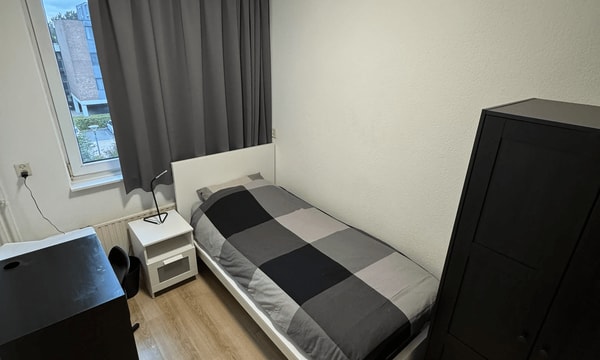 Kamer | 8m² | €485,-