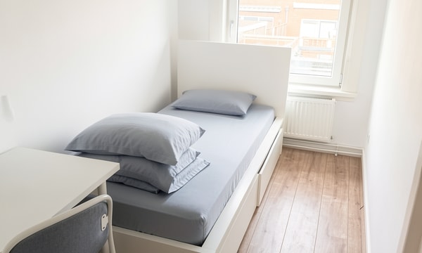 Kamer | 10m² | €706,-