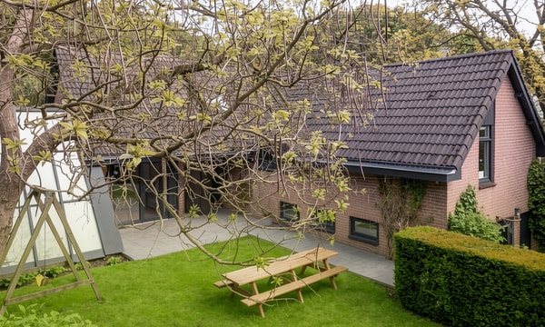Huis | 210m² | €2095,-