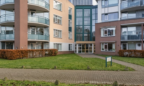 Huis | 70m² | €1054,-