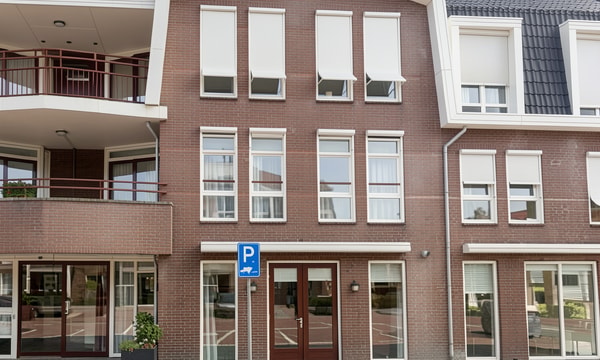 Huis | 64m² | €1063,-