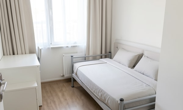 Kamer | m² onbekend | €1200,-