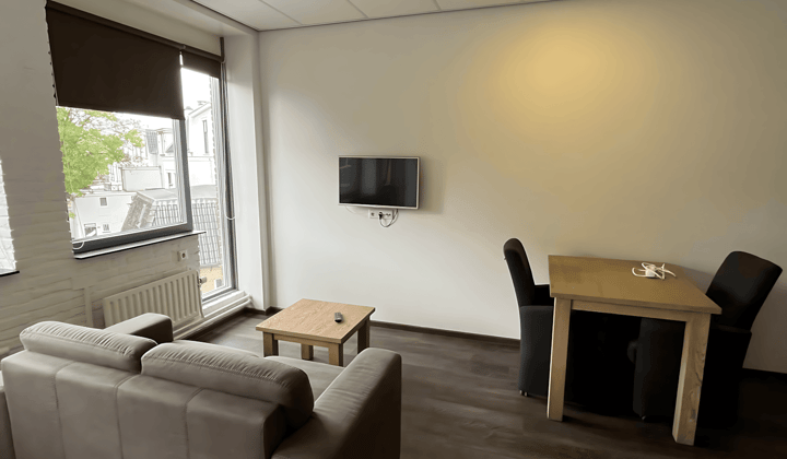 Gemeubileerde studio met parkeerplaats en inclusief alles
