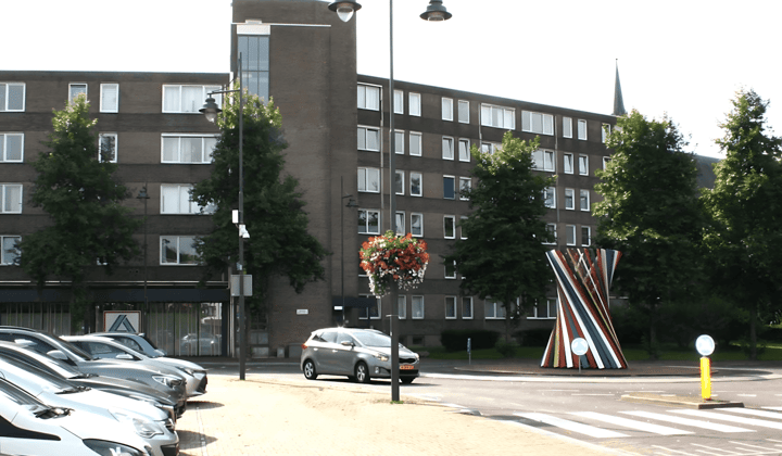 Appartement met mooi uitzicht en parkeerplek, gemeubileerd