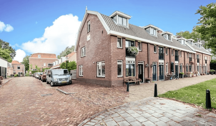 Eengezinswoning met tuin en wasmachine aansluiting