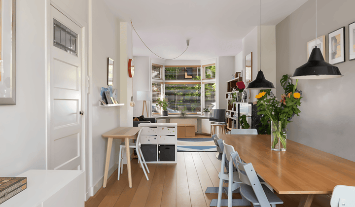 Eengezinswoning met vijf slaapkamers en tuin, gemeubileerd met wasmachine