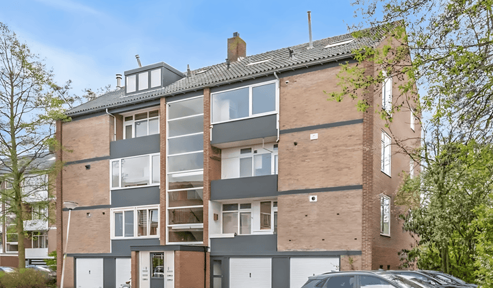 Appartement met 3 slaapkamers en balkon