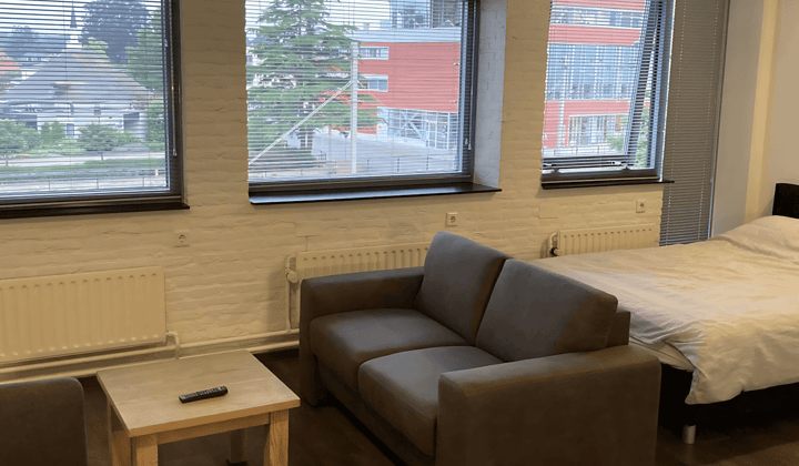 Gemeubileerde studio met parkeerplaats en all-in prijs