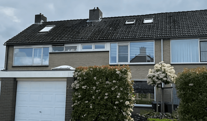 Eengezinswoning met tuin en 4 slaapkamers