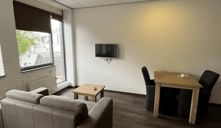 Gemeubileerde studio met parkeerplaats en all-in prijs