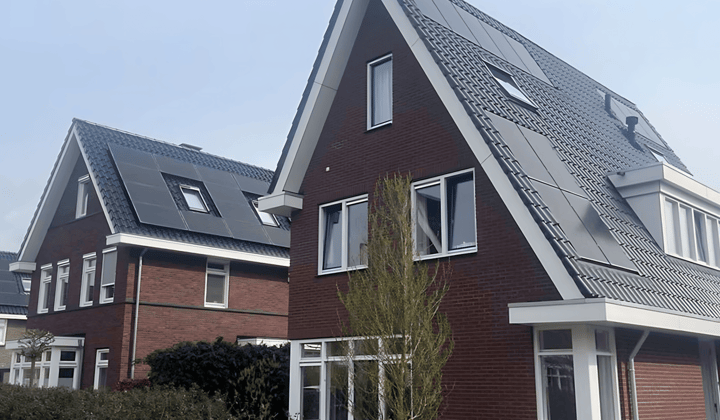 Vrijstaande villa met tuin en luxe badkamer