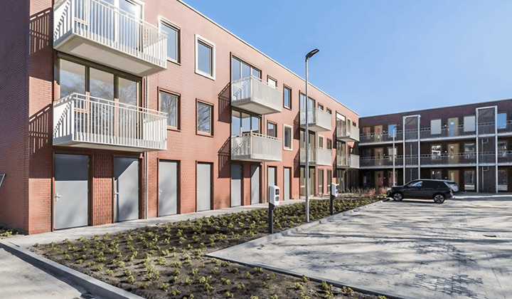 Nieuwbouwappartement met balkon en prijs exclusief servicekosten