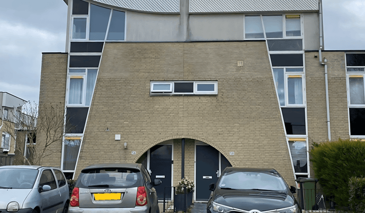 Eengezinswoning met tuin en gemeubileerd