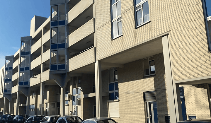 Appartement met 2 slaapkamers en balkon in stadscentrum