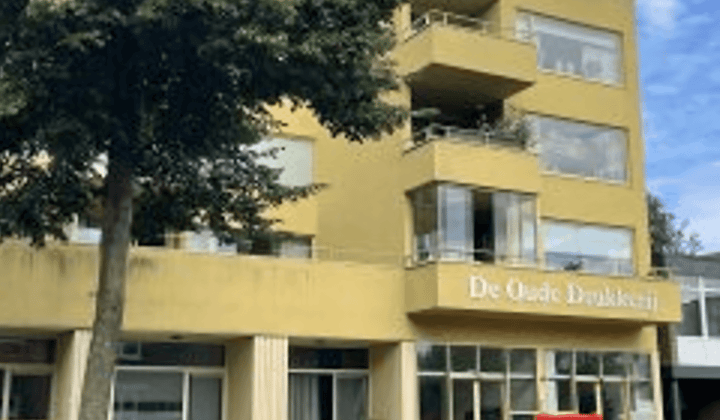 Appartement met balkon en parkeergelegenheid
