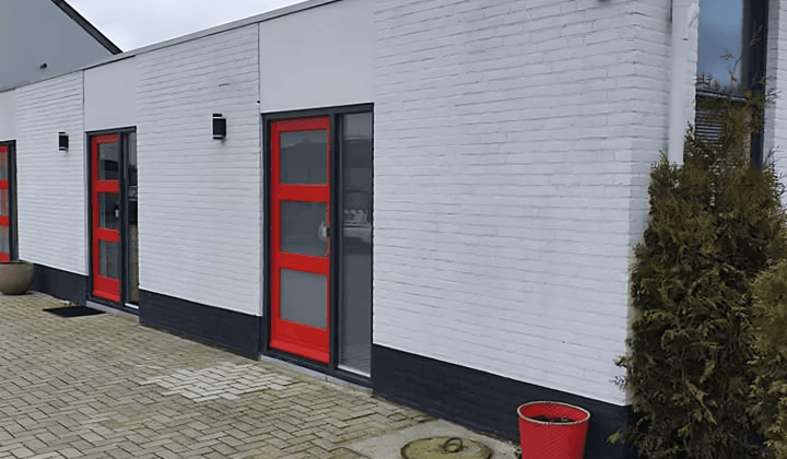 Gestoffeerde studio met eigen voordeur en wifi