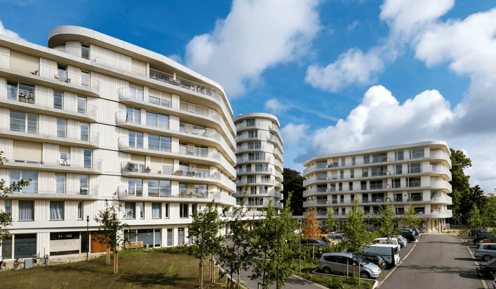 Appartement met Balkon en Luxe Badkamer met Parkeerplaats
