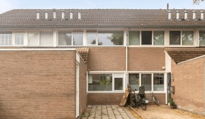 Ruime tussenwoning met tuin en inloopdouche