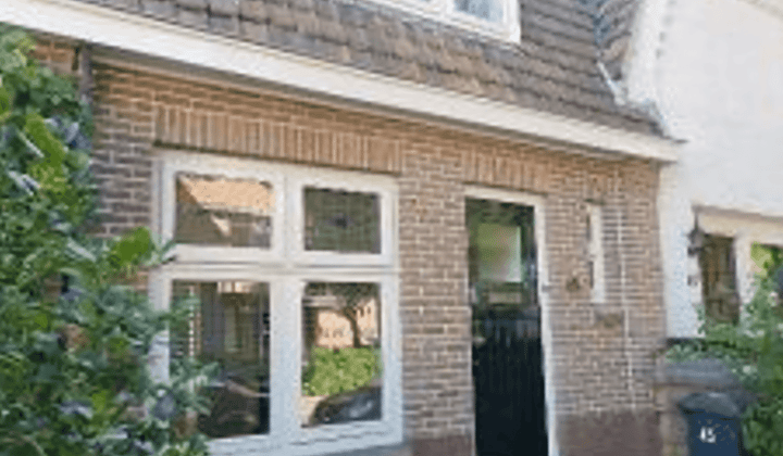 Gemeubileerd woonhuis met tuin en parkeergelegenheid