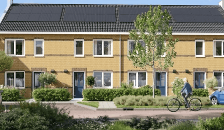 Hoekwoning met tuin en zonnepanelen