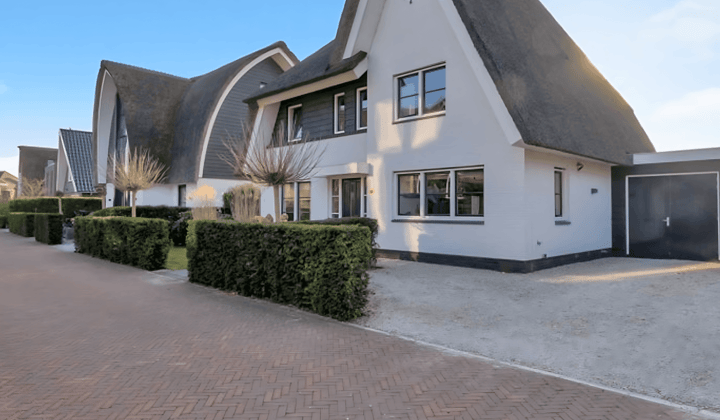 Vrijstaande woning met tuin en gemeubileerd comfort