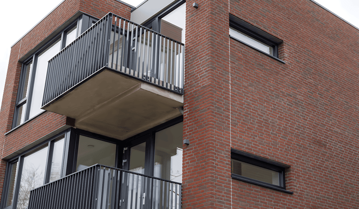 Gemeubileerd appartement met parkeerplaatsen en gestoffeerd