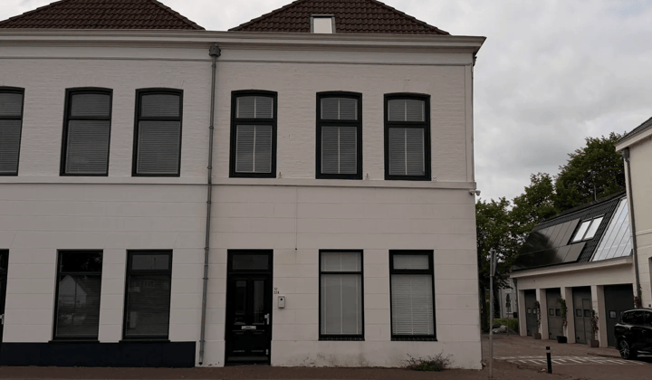 Dubbel appartement met dakterras en berging