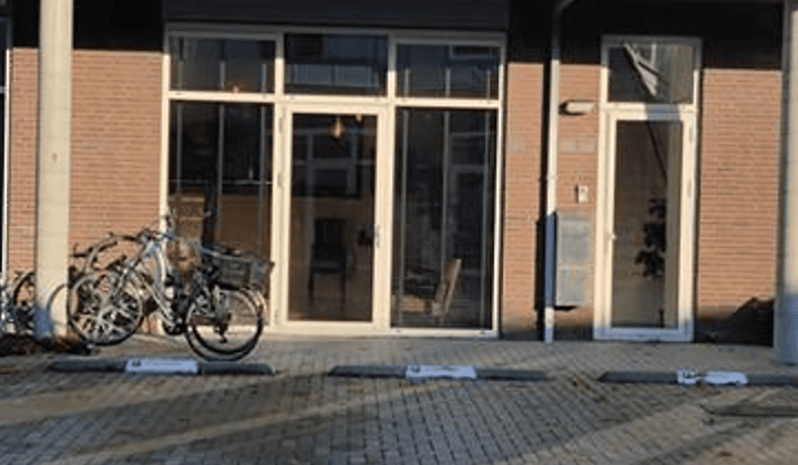 Gemeubileerd appartement met wasmachine en parkeerplek