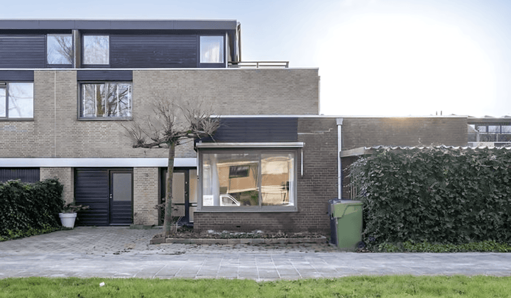 Ruime eengezinswoning met tuin en balkon