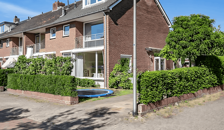 Kamer | 90m² | €3250,-