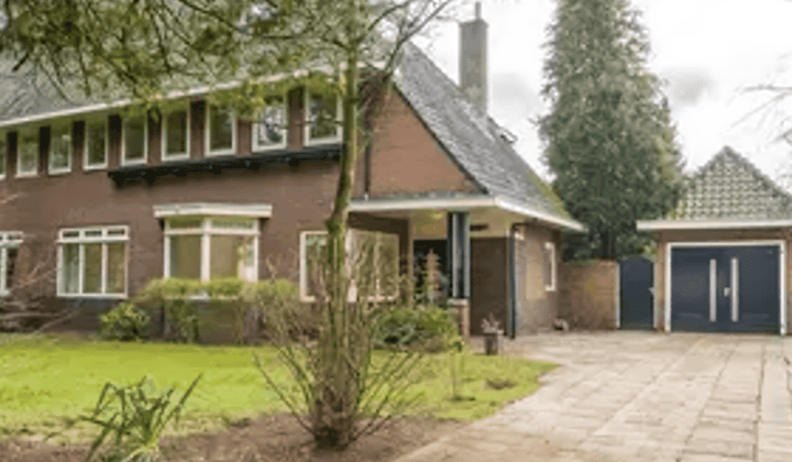 2-onder-1-kapwoning met tuin en balkon, gemeubileerd