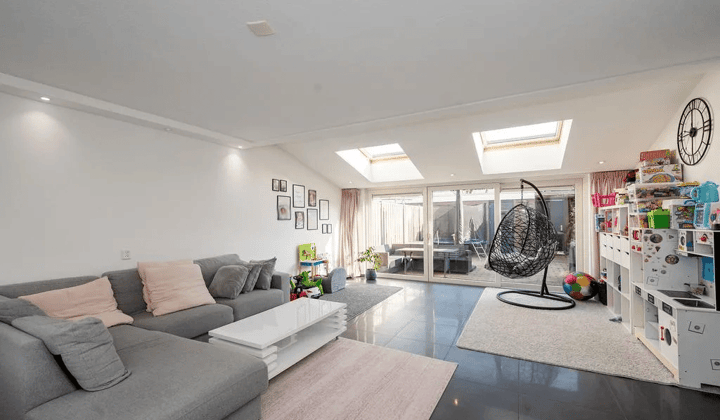 Gemeubileerde tussenwoning met tuin en wasmachine