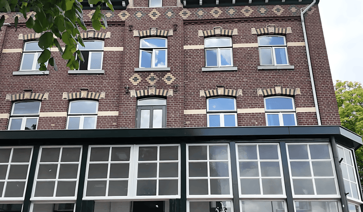 Gemeubileerd appartement met bergruimte en parkeerplaats