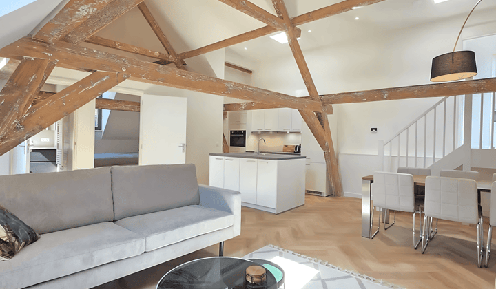 Gemeubileerd appartement met balkon en tuin
