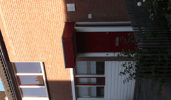 Gemeubileerde studentenkamer met tuin en wasmachine