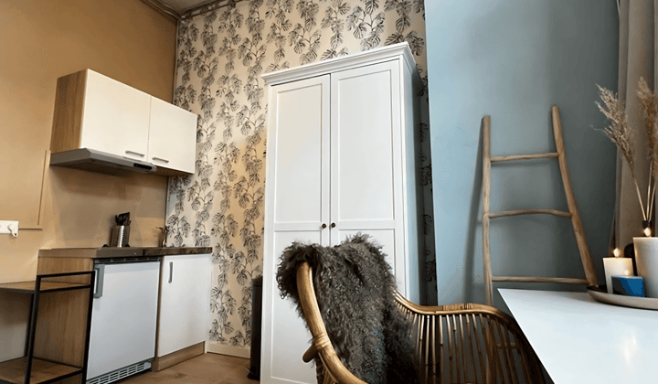 Gemeubileerde studio met eigen badkamer