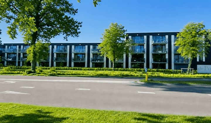 Appartement met Balkon en Inloopdouche, wasmachineaansluiting